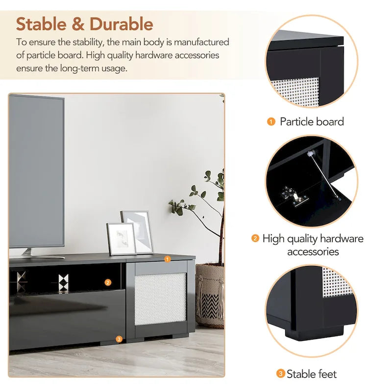 Mobile TV da 82,6" con luci LED e ante con apertura a pressione