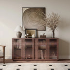 Credenza con ante a doghe in legno
