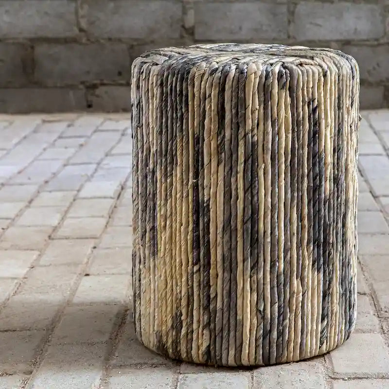 Sgabello d'accento in foglia di banano intrecciata