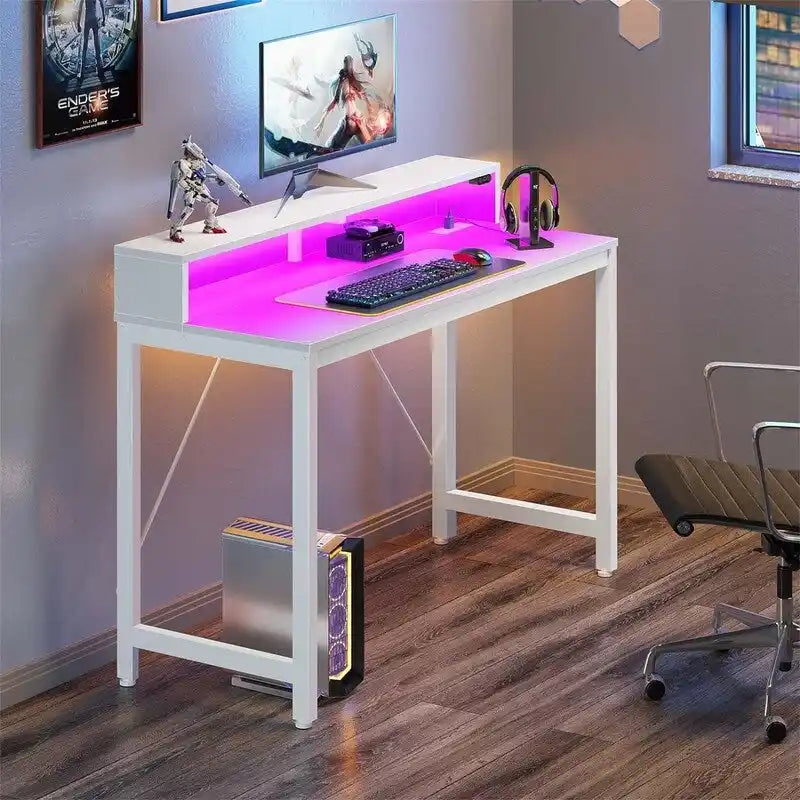 Scrivania da computer da 39 pollici con luci LED e ciabatta integrata